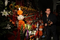 Octubre del 2013. La Santa Muerte Coleta. Los creyentes en el culto de la Santa Muerte se reúnen por un año más en un salón de fiestas del sur de la ciudad coleta para conmemorar la petición de dar a conocer públicamente el credo que desde hace varios año Octubre del 2013. La Santa Muerte Coleta. Los creyentes en el culto de la Santa Muerte se reúnen por un año más en un salón de fiestas del sur de la ciudad coleta para conmemorar la petición de dar a conocer públicamente el credo que desde hace varios año