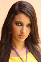 Domingo 12 de agosto del 2012. Tuxtla Gutiérrez, Chiapas. Esta tarde las modelos que participan en los talleres de formación de la Agencia Sofía Aquino de modelos e imagen realizan la sesión de foto-pose final como preparativo para la graduación en la Pas