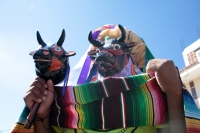 18012023. Suchiapa. El recorrido de los Parachicos durante las festividades de San Sebastian.