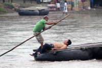 Julio del 2014. Suchiate. La corriente del rio no solo arrastra la memoria sino las esperanzas de los cientos de personas que día a día transitas entre ciudad Hidalgo y Tecún Umán.