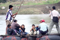 Julio del 2014. Suchiate. La corriente del rio no solo arrastra la memoria sino las esperanzas de los cientos de personas que día a día transitas entre ciudad Hidalgo y Tecún Umán.