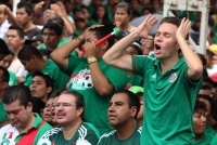 Domingo 29 de junio del 2014. Tuxtla Gutiérrez. A pesar de la derrota, sufriendo y disfrutando. (Secuencia de Manuel Velazco, gobernador de Chiapas durante la transmisión del partido entre México Y Holanda).