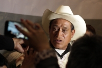 Miércoles 19 de noviembre del 2014. San Cristóbal de las Casas. Los familiares de la indígena Tsotsil Susana Hernández Gómez quien falleciera al no ser atendida cuando estaba en labores de parto en el Hospital de la Mujer reciben la disculpa pública que o