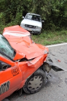 Sábado 4 de diciembre del 2014. San Fernando. Un aparatoso accidente en el tramo carretero San Fernando-Chicoasen involucra a un taxi y a una camioneta dejando a varias personas heridas.