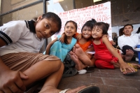 Jueves 19 de mayo. Campamentistas desplazados por las inundaciones del Alto Grijalva en Chiapas, piden a las autoridades estatales intervengan para solucionar las muertes y enfermedades que sufren los pobladores de varias familias.