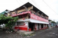 Julio del 2014. Tecún Umán, Guatemala. El nombre del último guerrero maya quiche es el nombre que recibe la ciudad fronteriza que colinda con Ciudad Hidalgo, Chiapas y el rio Suchiate, lugar que es el principal paso fronterizo hacia México muestra su pers