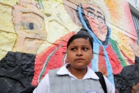 Lunes 4 de noviembre del 2013. Tuxtla Gutiérrez. Alumnos de la Telesecundaria 121 de Las Granjas se integran a clases después del acuerdo que sostuvieron padres de familia y la directiva de este plantel ubicado en la zona norte oriente de esta ciudad.