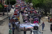 Lunes 3 de julio del 2017. Tuxtla Gutiérrez. Aspecto de la manifestación donde los maestros de Telesecundaria marchan del lado oriente de la ciudad