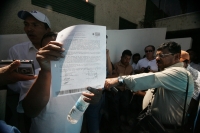 Martes 23 de febrero. Trabajadores del transporte del municipio de Tenejapa protestan en las entradas del edificio de gobierno para exigir que no sean entregadas nuevas concesiones de manera arbitraria en esta localidad indígena de los altos de Chiapas.