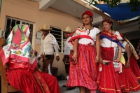 Viernes 3 de junio del 2016. Tuxtla Gutiérrez. La danza de las Espuelas. La danza de la Octava de Corpus o de las Espuelas o tonguy etzé reúne a las familias de la comunidad indÃgena Zoque de la depresión central de Chiapas quienes preservan la vestimenta Viernes 3 de junio del 2016. Tuxtla Gutiérrez. La danza de las Espuelas. La danza de la Octava de Corpus o de las Espuelas o tonguy etzé reúne a las familias de la comunidad indÃgena Zoque de la depresión central de Chiapas quienes preservan la vestimenta