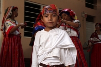 Viernes 3 de junio del 2016. Tuxtla Gutiérrez. La danza de las Espuelas. La danza de la Octava de Corpus o de las Espuelas o tonguy etzé reúne a las familias de la comunidad indígena Zoque de la depresión central de Chiapas quienes preservan la vestimenta