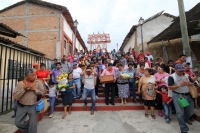 Miércoles 14 de diciembre del 2016. Chiapa de Corzo. Inicio de la Topada de la Flor. Con la adoración del Niño Florero esta tarde da inicio al recorrido de la Topada de La Flor, donde cientos de jóvenes chiapacorceños recorren a pie durante varios días la