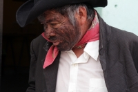 Martes 3 de mayo del 2016. Tuxtla Gutiérrez. Los indígenas zoque recorren las calles de los barrios tradicionales realizando la danza del Torito