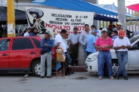 Lunes 14 de octubre del 2013. Tuxtla Gutiérrez. Maestros del movimiento magisterial permanecerán bloqueando los accesos a la Torre Azteca-Chiapas de manera indefinida desde esta mañana.