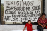 Lunes 20 de agosto del 2018. Tuxtla Gutiérrez. Trabajadores del ayuntamiento protestan para iniciar una huelga de hambre exigiendo las prestaciones laborales y salud