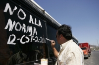 Transportistas del estado de Chiapas, se manifiestan esta tarde protestando por el incremento de los combustibles y realizan una caravana por las principales avenidas de la ciudad de Tuxtla Gutiérrez.