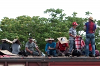 Miércoles 16 deJulio del 2014. Arriaga. Cientos de migrantes viajan sobre los vagones del tren de carga hacia Ixtepec, Oaxaca y en lo que podría ser uno de los últimos viajes que permitirán las políticas mexicanas migratorias en la Ruta Férrea del Migrant