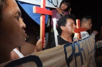 Martes 22 de febrero. Migrantes en su transito al norte del país realizan esta noche una protesta simbólica en las vías y vagones del tren, en el consulado de El Salvador en Arriaga para protestar por las políticas migratorias que se discutirán en el Sena