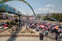 Lunes 9 de abril del 0218. Tuxtla Gutiérrez. Aspecto de la marcha magisterial en el lado oriente de la ciudad al inicio del paro de 48 horas en la huelga nacional de la educación en México. Lunes 9 de abril del 0218. Tuxtla Gutiérrez. Aspecto de la marcha magisterial en el lado oriente de la ciudad al inicio del paro de 48 horas en la huelga nacional de la educación en México.