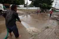 Domingo 4 de septiembre del 2016. Tuxtla Gutiérrez. Después de la lluvia del viernes, familias afectadas aún esperan la llegada de la ayuda