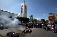 Lunes 9 de enero del 2017. Tuxtla Gutiérrez. Militantes de la UNTA protestan esta mañana en la avenida central en contra del Gasolinazo.