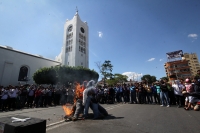 Lunes 9 de enero del 2017. Tuxtla Gutiérrez. Militantes de la UNTA protestan esta mañana en la avenida central en contra del Gasolinazo.