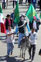 Lunes 9 de enero del 2017. Tuxtla Gutiérrez. Militantes de la UNTA protestan esta mañana en la avenida central en contra del Gasolinazo.