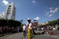 Lunes 9 de enero del 2017. Tuxtla Gutiérrez. Militantes de la UNTA protestan esta mañana en la avenida central en contra del Gasolinazo.