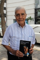 Sábado 8 de ocutbre del 2016. Tuxtla Gutiérrez. Valdemar Rojas López de 88 años de edad, medico, periodista y político chiapaneco fue el primer presidente municipal de oposición en la capital del estado de Chiapas presenta esta mañana el libro “apuntes pa