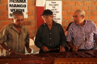 Viernes 9 de octubre del 2015. Tuxtla Gutiérrez. Los marimbistas, ejecutantes del instrumento de hormiguillo se reúnen en la colonia Terán de la capital del estado de Chiapas para recibir el libro Memorias de Marimbistas; Marimbas Tuxtlecas 1900-1980 del 