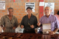 Viernes 9 de octubre del 2015. Tuxtla Gutiérrez. Los marimbistas, ejecutantes del instrumento de hormiguillo se reúnen en la colonia Terán de la capital del estado de Chiapas para recibir el libro Memorias de Marimbistas; Marimbas Tuxtlecas 1900-1980 del 