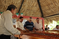 Viernes 9 de octubre del 2015. Tuxtla Gutiérrez. Los marimbistas, ejecutantes del instrumento de hormiguillo se reúnen en la colonia Terán de la capital del estado de Chiapas para recibir el libro Memorias de Marimbistas; Marimbas Tuxtlecas 1900-1980 del 