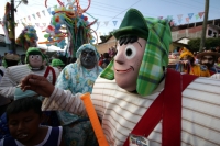 Jueves 22 de enero del 2015. Suchiapa. La Viejada de San Sebastián. Los danzantes tradicionales de esta comunidad de la depresión central del estado de Chiapa, bailan en las calles haciendo sátira de personajes públicos, vestidos como mujeres y mezclándos