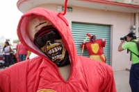 Enero del 2015. Suchiapa. La Viejada de San Sebastián. Los danzantes tradicionales de esta comunidad de la depresión central del estado de Chiapa, bailan en las calles haciendo sátira de personajes públicos, vestidos como mujeres
