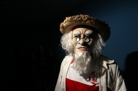Lunes 30 de diciembre del 2013. San Fernando. Los Viejitos es la danza tradicional de origen istmeño que realizan los jóvenes de la comunidad ribereña del Grijalva El Carmelo donde con gritos y danzas los personajes recorren las casas de los pobladores an