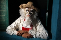 Lunes 30 de diciembre del 2013. San Fernando. Los Viejitos es la danza tradicional de origen istmeño que realizan los jóvenes de la comunidad ribereña del Grijalva El Carmelo donde con gritos y danzas los personajes recorren las casas de los pobladores an