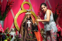 Martes 15 de julio del 2014. Tuxtla Gutiérrez. Las celebraciones patronales de la Virgen del Carmen se realizan en las casas que aún conservan las tradiciones de las comunidades originarias del estado de Chiapas.