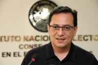 Martes 14 de julio del 2015. Tuxtla Gutiérrez. Edgar Humberto Arias Alba, vocal ejecutivo del INE en Chiapas habla en conferencia de prensa sobre el proceso electoral donde se eligieran a presidentes municipales y diputados locales la próxima semana en es
