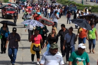 Viernes 6 de septiembre del 2013. Tuxtla Gutiérrez. Maestros y organizaciones sociales bloquean este medio día las entradas de la capital del estado de Chiapas.