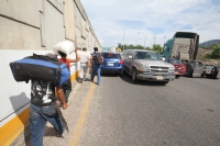 Viernes 6 de septiembre del 2013. Tuxtla Gutiérrez. Maestros y organizaciones sociales bloquean este medio día las entradas de la capital del estado de Chiapas.