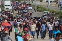 Viernes 6 de septiembre del 2013. Tuxtla Gutiérrez. Maestros y organizaciones sociales bloquean este medio día las entradas de la capital del estado de Chiapas.