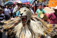 Lunes 31 de agosto del 2015. San Fernando. El encuentro cultural indígena llena de colorida alegría las calles de este pueblo cede del 18 aniversario de la estación de radio XECOPA La Voz de los Vientos