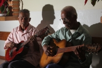 Lunes 24 de diciembre del 2012. Tuxtla Gutiérrez, Chiapas. La priostería Zoque visita las diferentes casas de sus miembros durante la velada de esta navidad bailando las danzas del Belén Zoque para terminar en el altar de la ermita del Cerrito.