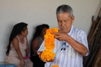 Martes 25 de octubre del 2016. Tuxtla Gutiérrez. Flor de cempasúchil o musajoyo. La ermita del Cerrito es adornada con flores de cempasúchil o musajoyo, ofrenda que es arreglada delicadamente por los maestros tradicionales de la comunida zoque