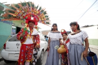 Jueves 18 de febrero del 2016. Tuxtla Gutiérrez. “La bajada  de las vírgenes de Copoya” es una de las tradiciones que perdura gracias a la resistencia cultural  de la comunidad indígena zoque quienes mantienen el recorrido durante 45 días visitando los ho