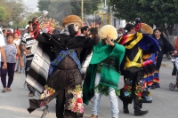 Jueves 18 de febrero del 2016. Tuxtla Gutiérrez. “La bajada  de las vírgenes de Copoya” es una de las tradiciones que perdura gracias a la resistencia cultural  de la comunidad indígena zoque quienes mantienen el recorrido durante 45 días visitando los ho