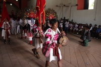 Miércoles 10 de agosto del 2016. San Juan Cancuc. Los danzantes de la comunidad Zoque bailan como invitados especiales durante las celebraciones patronales de San Lorenzo en esta comunidad de la etnia tsental. Miércoles 10 de agosto del 2016. San Juan Cancuc. Los danzantes de la comunidad Zoque bailan como invitados especiales durante las celebraciones patronales de San Lorenzo en esta comunidad de la etnia tsental.