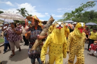 Miércoles 22 de junio.  (20 fotos). El jueves de Corpus se viste de colores y de festividad en la comunidad de Suchiapa, cuando sucede el punto culminante de las celebraciones tradicionales del Calalá o Danza del Venado y del Tigre el cual representa part