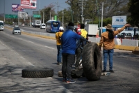 20240322. Tuxtla. Maestros de Chiapas bloquean las entradas de la capital de Chiapas para exigir cumplimientos de las demandas laborales y abrogación de las reformas educativas