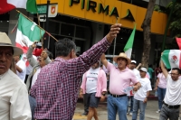 20240519. Tuxtla. Maestros dela CNTE en paro confrontan a la manifestación de simpatizantes de Xóchitl Gálvez durante la marcha de Marea Rosa